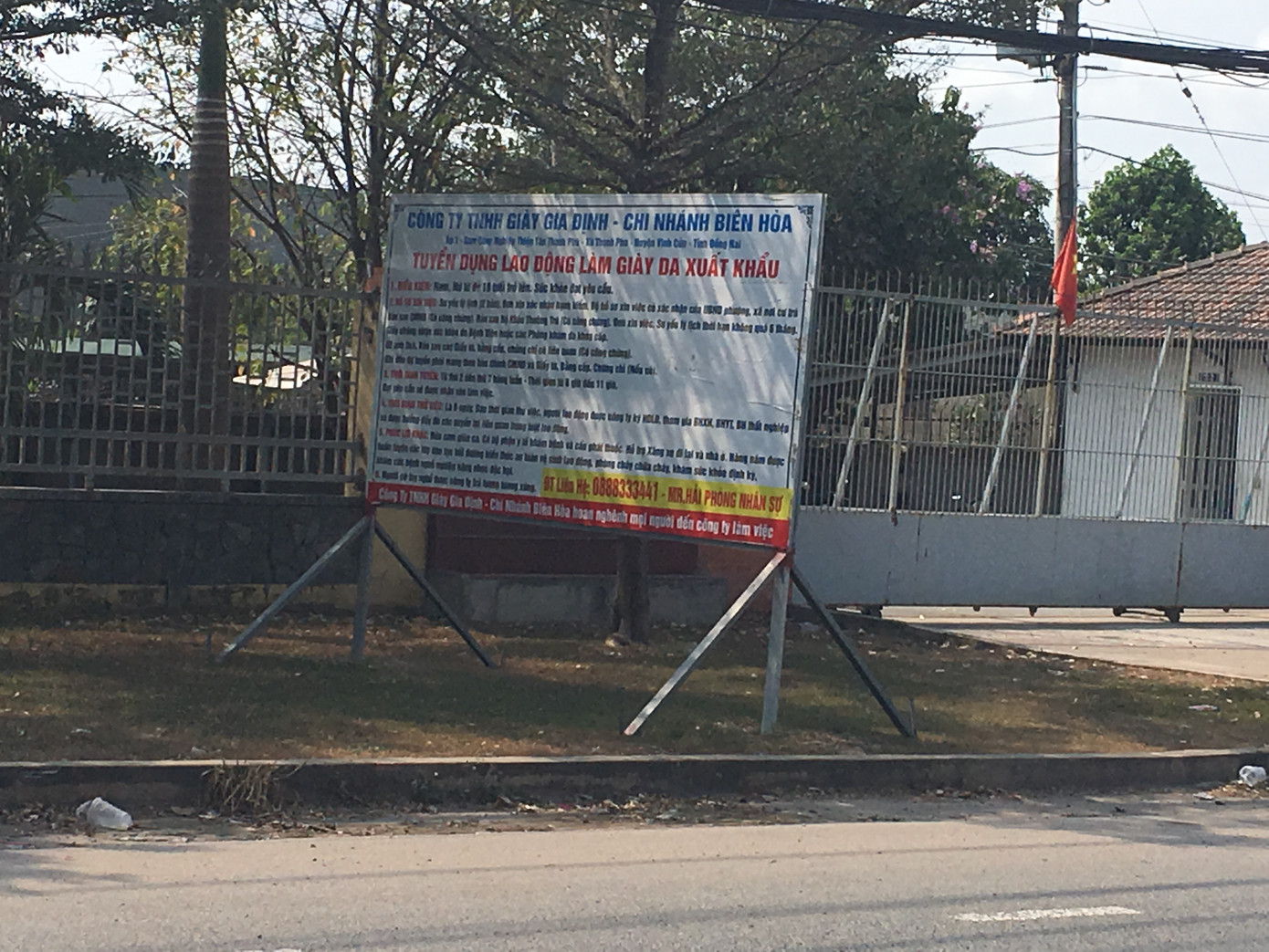 COVID-19 ngày 27/3: Nhà hàng ở Biên Hòa đặt biển 'Cấm vào' ảnh 3