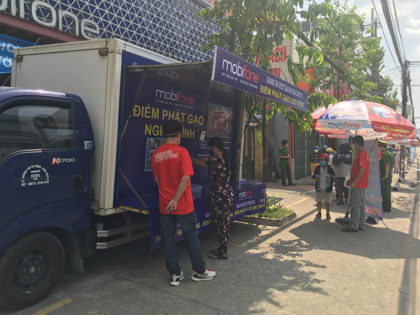 Đoàn Thanh niên Công an Đồng Nai đưa ‘ATM gạo’ lưu động đến với người nghèo ảnh 2