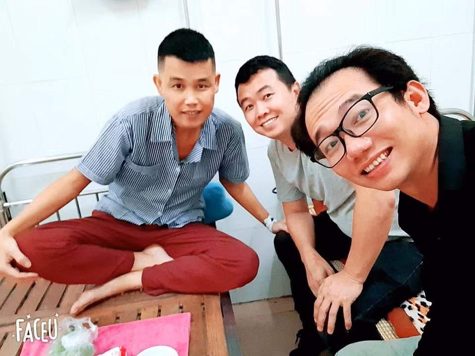 Hiệp Gà bất ngờ nhập viện ảnh 1