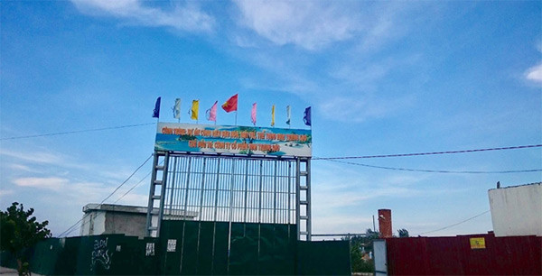 Dự án lấn vịnh Nha Trang trái phép ngập rác thải và thành bãi xe 'lậu' ảnh 4