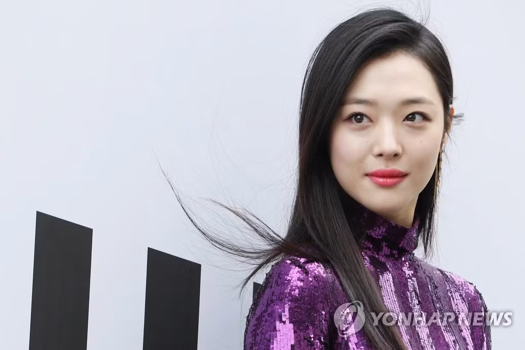 Tìm thấy bút tích cuối cùng của Sulli, loạt sao Hàn hủy lịch trình vì quá sốc ảnh 2