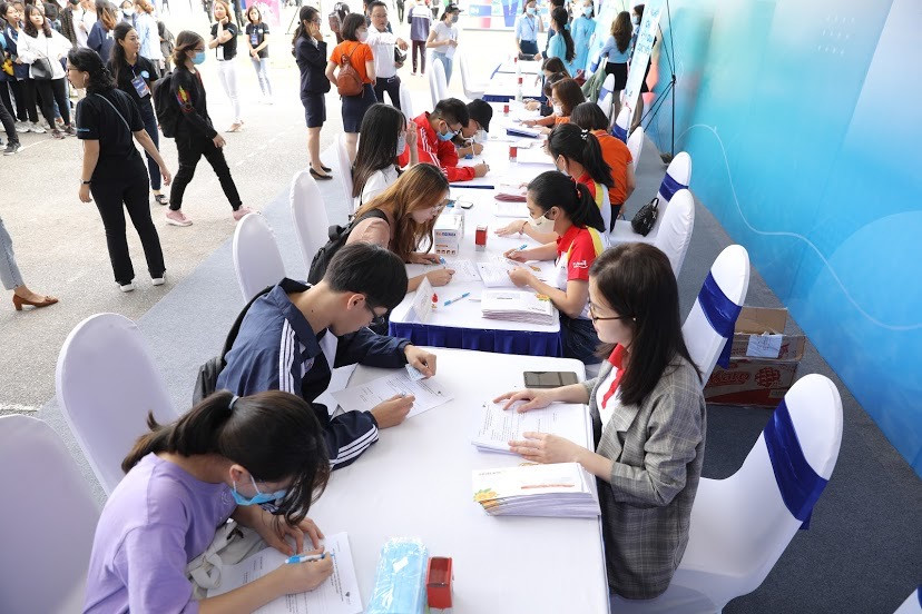 Sóng Festival “chốt đơn” ngày cuối với nhiều chương trình sale và dàn nghệ sĩ xịn xò ảnh 4 Sóng Festival “chốt đơn” ngày cuối với nhiều chương trình sale và dàn nghệ sĩ xịn xò ảnh 4