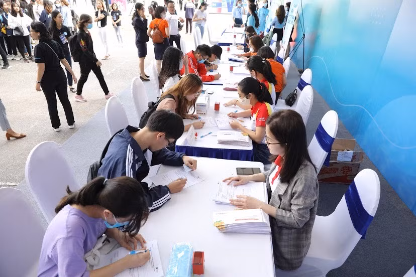 Sóng Festival “chốt đơn” ngày cuối với nhiều chương trình sale và dàn nghệ sĩ xịn xò ảnh 4 Sóng Festival “chốt đơn” ngày cuối với nhiều chương trình sale và dàn nghệ sĩ xịn xò ảnh 4