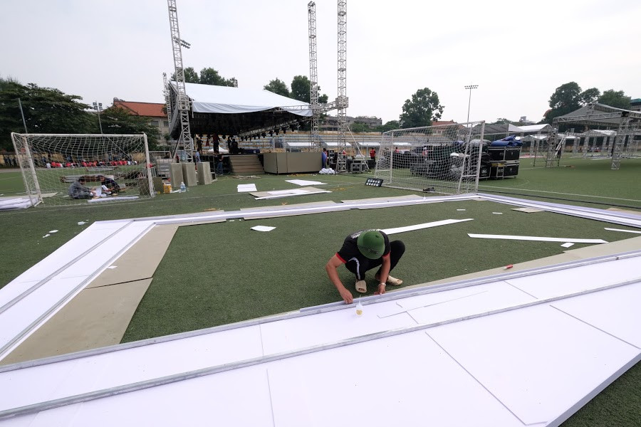 Hàng chục khu vực "checkin sống ảo" quanh sân vận động đã hoàn thành với màu sắc “trendy” cùng hàng loạt hashtag funny, gần gũi với giới trẻ... Ngày Thẻ Việt Nam 2020: Gấp rút chuẩn bị cho 'Sóng Festival' ảnh 6