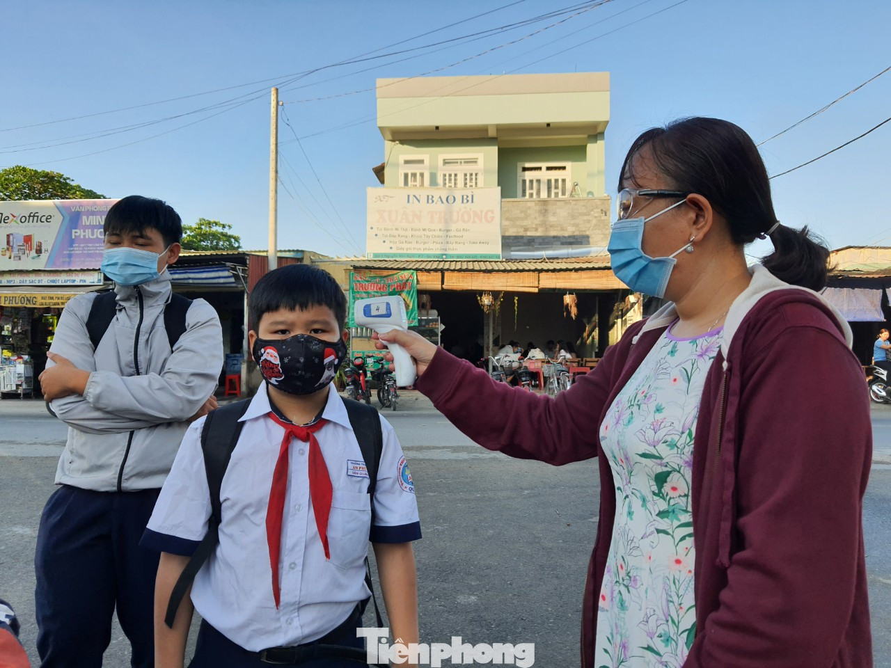 Gần 1,7 triệu học sinh TPHCM chính thức quay lại trường học ảnh 4