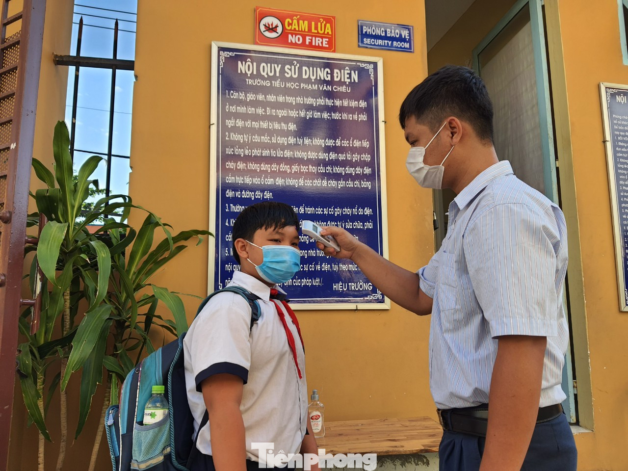 Gần 1,7 triệu học sinh TPHCM chính thức quay lại trường học ảnh 2