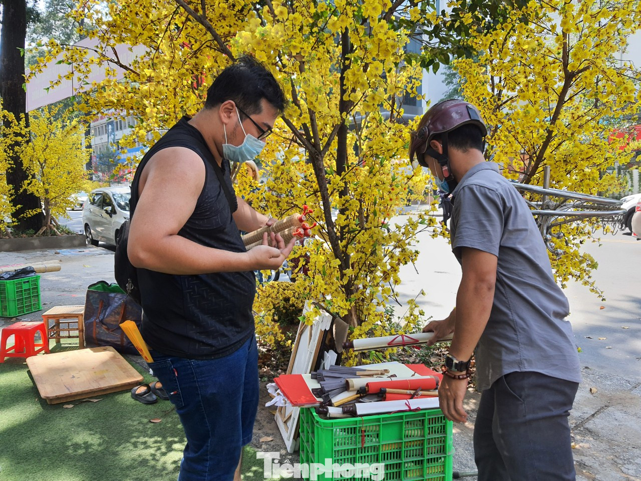 TPHCM: Đóng cửa phố ông đồ vì dịch COVID-19, nhiều người nuối tiếc ảnh 1