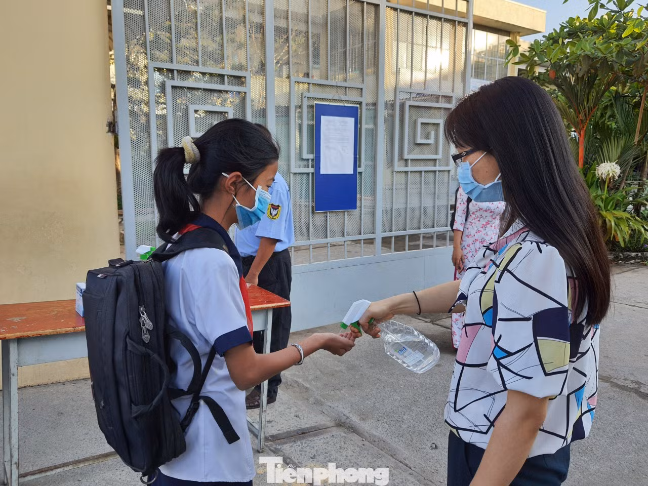 Gần 1,7 triệu học sinh TPHCM chính thức quay lại trường học ảnh 5