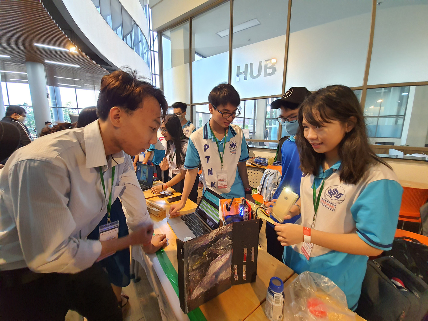 Hàng ngàn học sinh thích thú với ngày hội Toán học mở 2021 ảnh 5