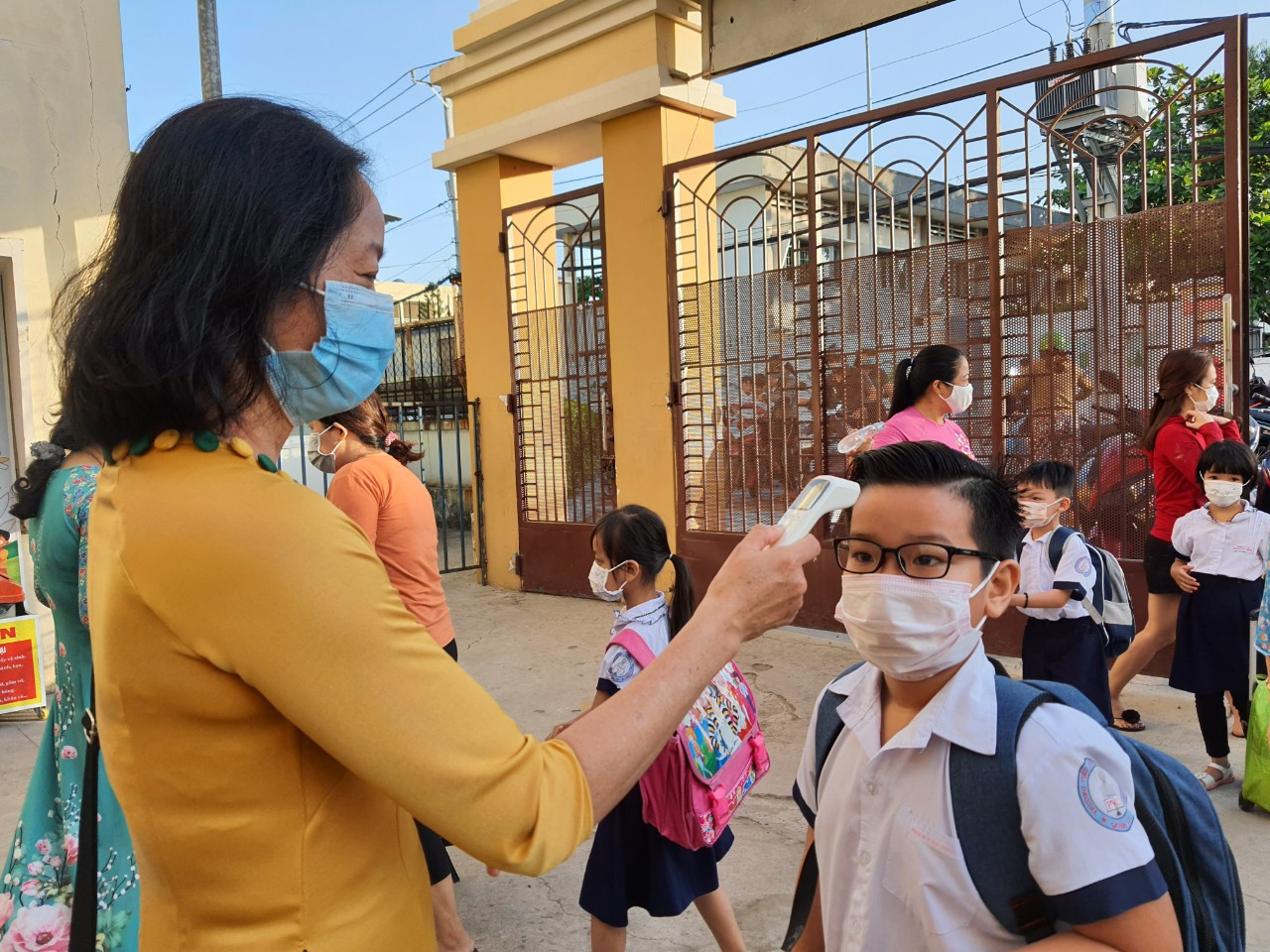 COVID-19 ngày 1/3: Dỡ phong tỏa TP Chí Linh, huyện Cẩm Giàng ảnh 6