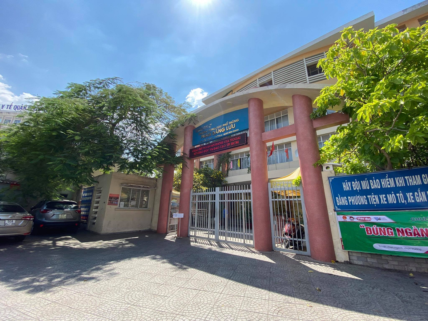 TPHCM: Kỷ luật 15 học sinh vụ nữ sinh bị đánh tơi bời trong lớp học ảnh 1