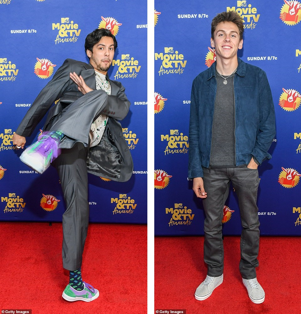 Vanessa Hudgens ‘thống trị’ thảm đỏ: Hết o ép vòng một lại trình diễn yoga dê ảnh 17