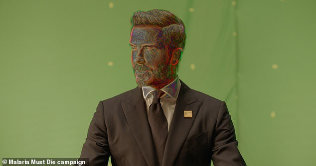 David Beckham bất ngờ hóa ông lão 70 tuổi ảnh 3