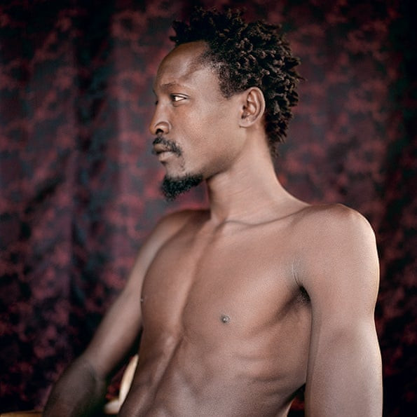 Cuốn sách hé lộ về nữ nhiếp ảnh gia hơn 20 năm mê chụp ảnh khỏa thân ảnh 8