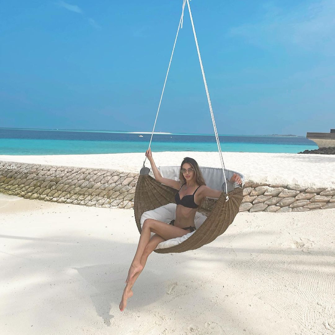 Vợ cũ hoa hậu của cựu vương Malaysia khoe hình thể nóng bỏng với bikini ảnh 6