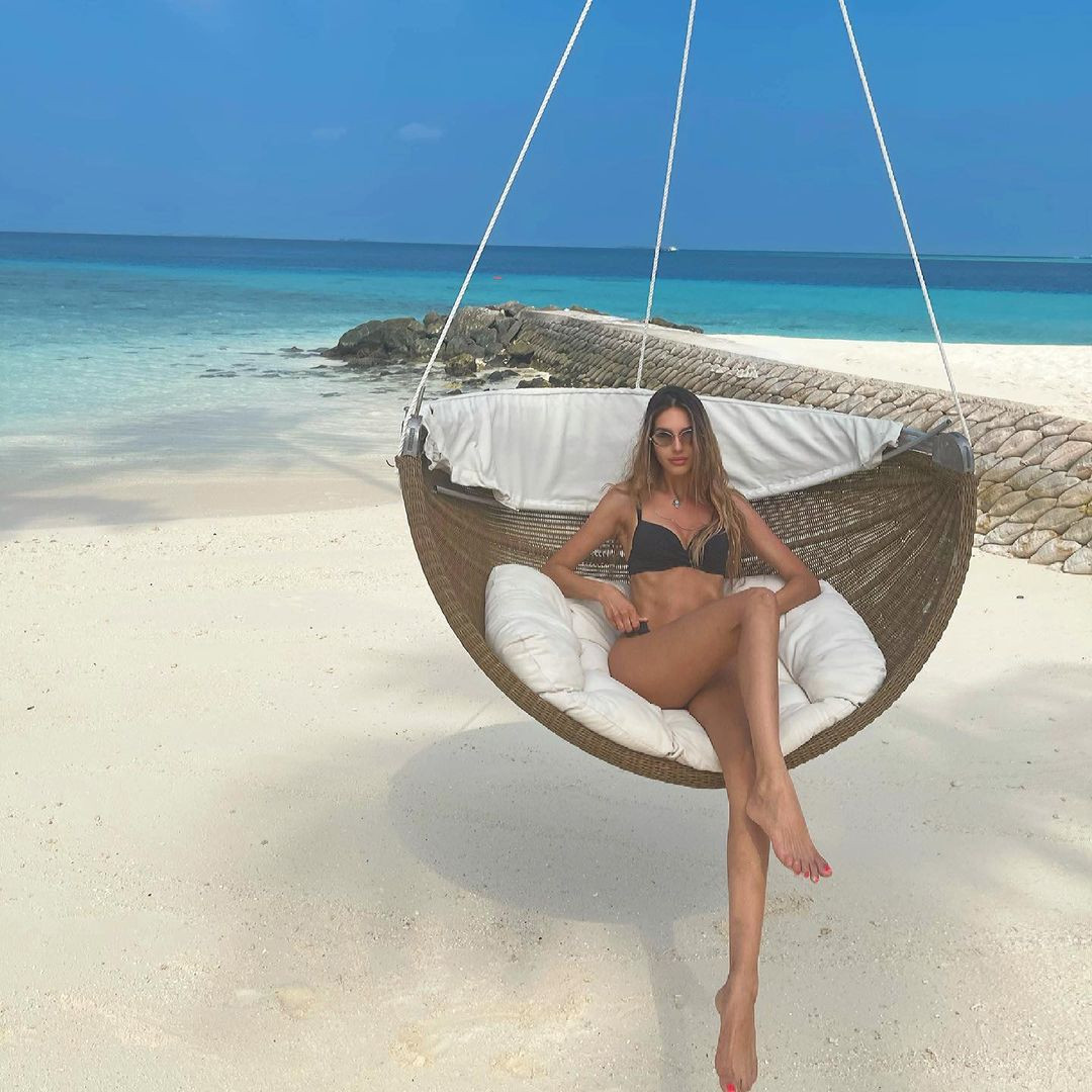 Vợ cũ hoa hậu của cựu vương Malaysia khoe hình thể nóng bỏng với bikini ảnh 7