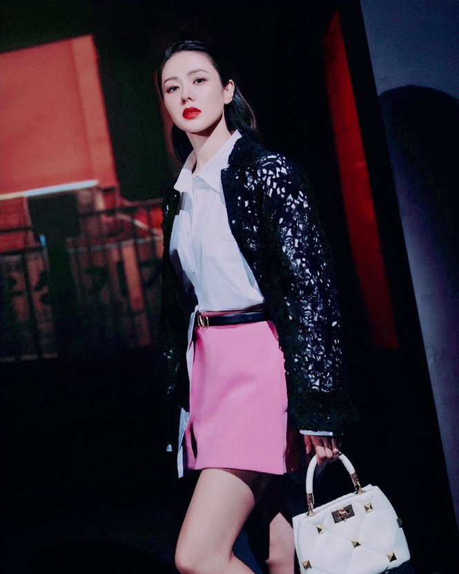 Dân mạng phát sốt với loạt ảnh lúc còn bé của ‘chị đẹp’ Son Ye Jin ảnh 7