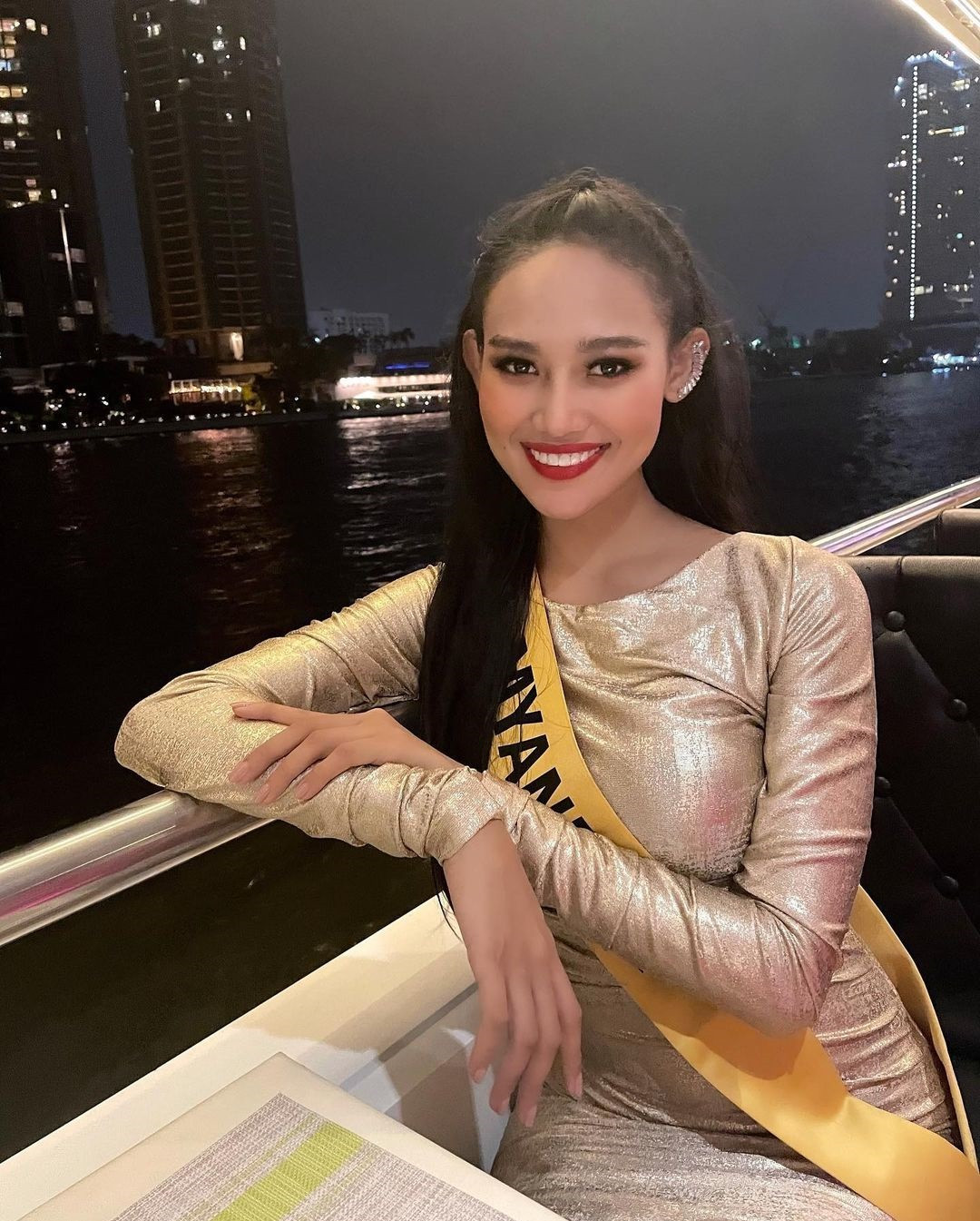 Người đẹp Myanmar lộ ngực trong phần thi áo tắm tại Miss Grand ảnh 4