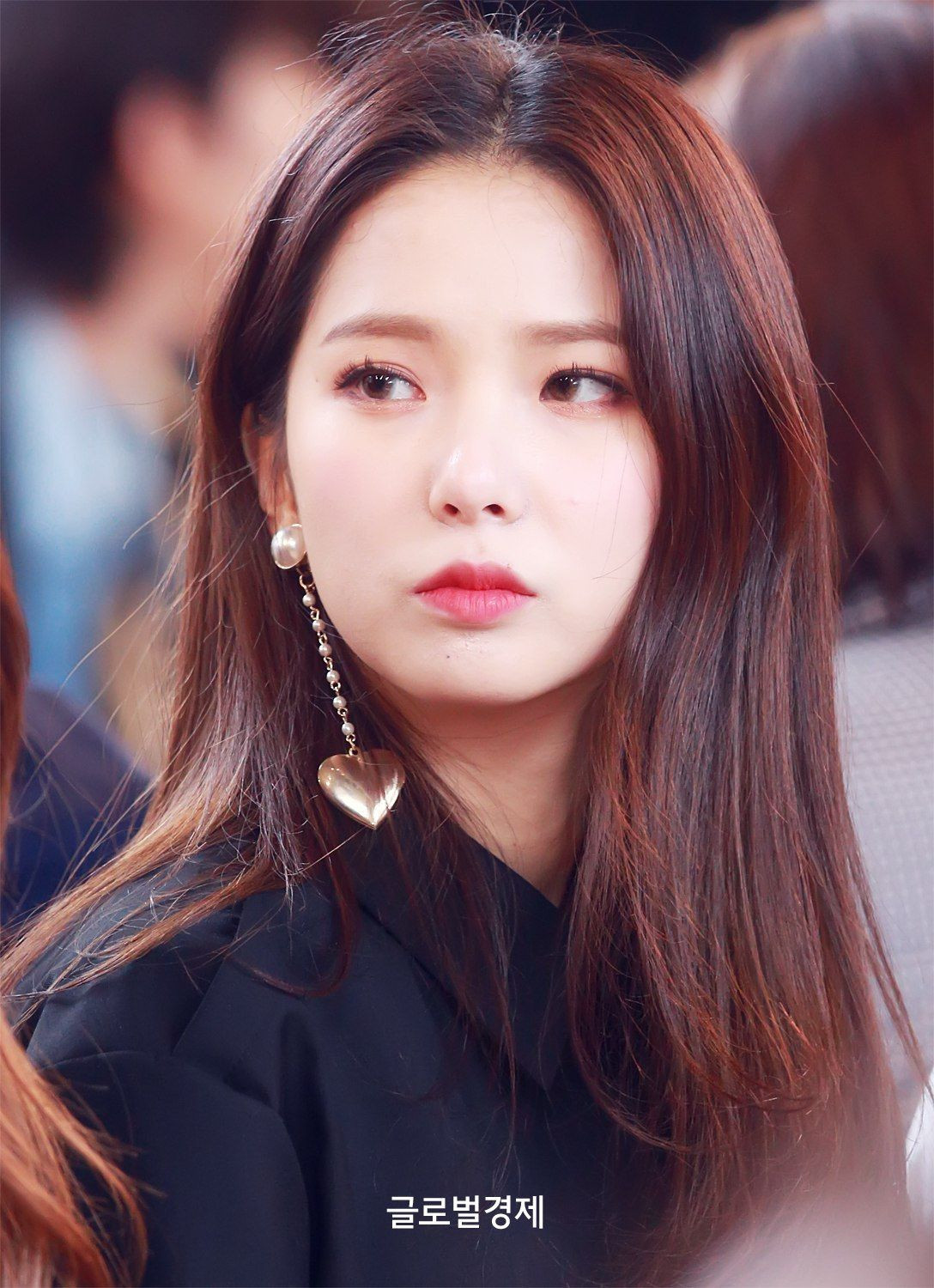 Top 25 nữ ca sĩ thần tượng đẹp nhất K-pop: Black Pink 'thống trị' bảng xếp hạng ảnh 21