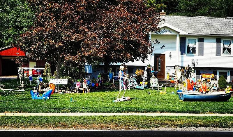 Không khí lễ hội Halloween toàn cầu: Hình nộm bí ngô cũng phải đeo khẩu trang! ảnh 10