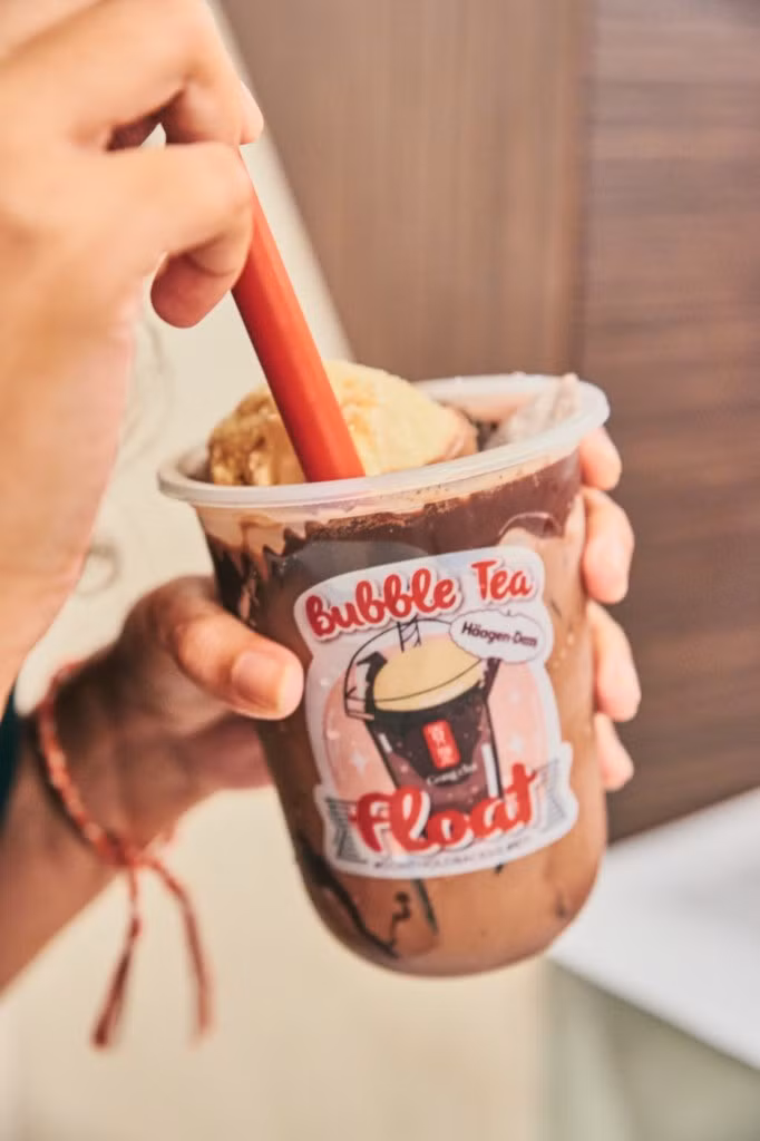 Được săn lùng ở Singapore tuần qua: Trà sữa “mix” kem viên tươi lơ lửng, mới nghe là thèm! ảnh 2