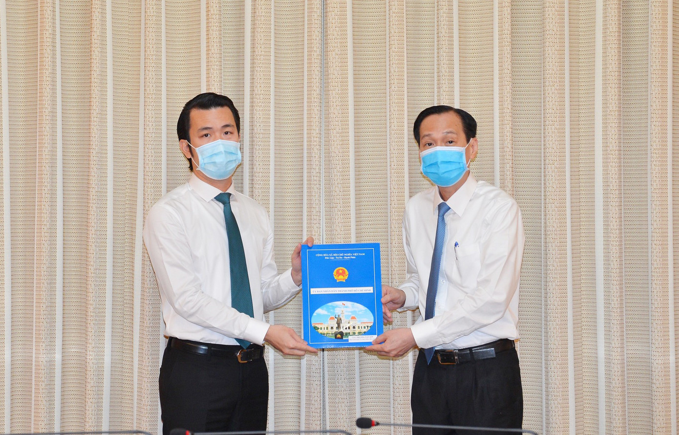 Điều động, phê chuẩn hàng loạt lãnh đạo ở TPHCM ảnh 2