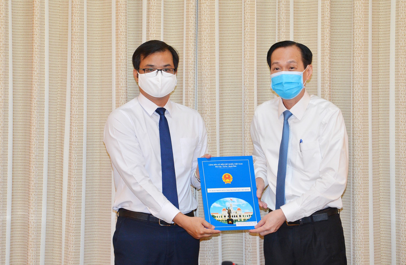 Điều động, phê chuẩn hàng loạt lãnh đạo ở TPHCM ảnh 3