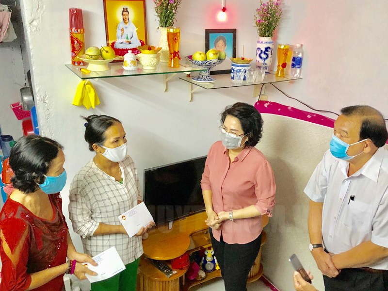 Thêm 332 tỷ đồng hỗ trợ người gặp khó khăn do dịch COVID-19 ở TPHCM ảnh 1