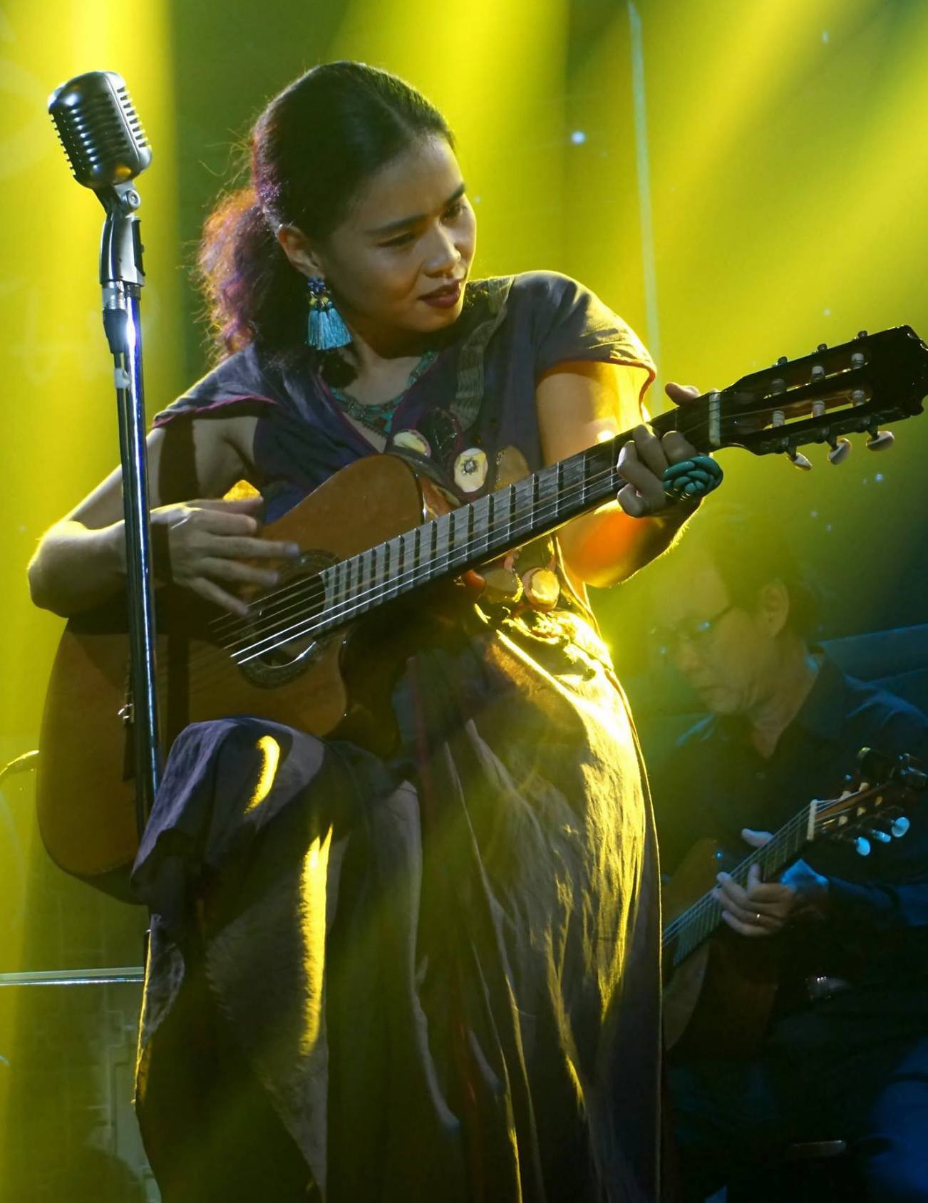 Ca sỹ Đồng Lan chia sẻ cuộc sống bên Pháp và những ngày bị mắc COVID-19 ảnh 3