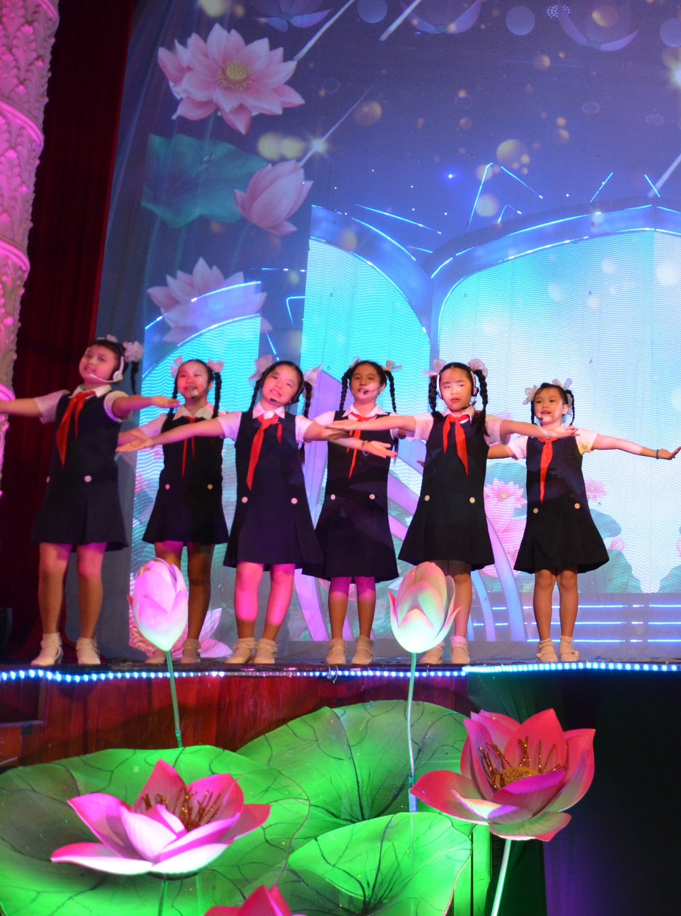 Nghệ sĩ trong nước và quốc tế tham gia chương trình đặc biệt kỷ niệm ngày sinh nhật Bác ảnh 1