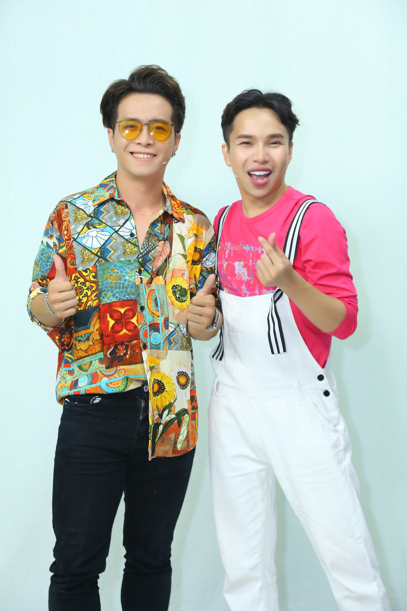 'Bản sao của Bùi Anh Tuấn' từng bị các đại gia cả nam lẫn nữ dụ dỗ ảnh 4