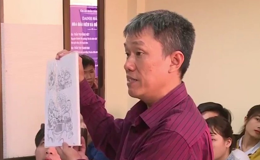 Hoạ sỹ Lê Linh nhận 15 triệu đồng tiền bồi thường cho 12 năm đi kiện ảnh 2