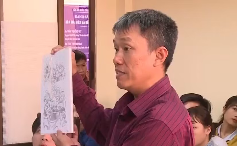 Hoạ sỹ Lê Linh nhận 15 triệu đồng tiền bồi thường cho 12 năm đi kiện ảnh 2
