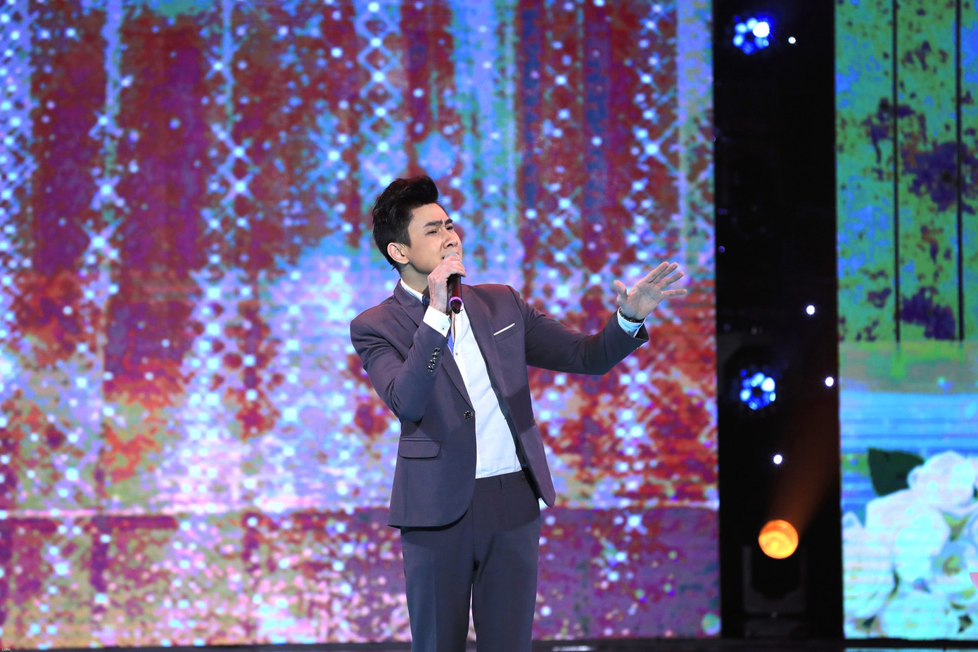 Bất ngờ về chàng trai lên ngôi 'Quán quân Người kể chuyện tình' ảnh 1