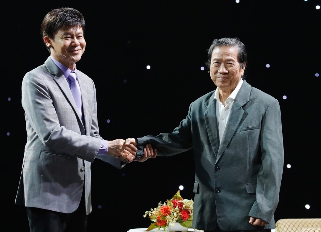 Danh ca Thái Châu và cuộc hạnh ngộ đầy xúc động với tác giả 'Bài Thánh ca buồn' ảnh 3