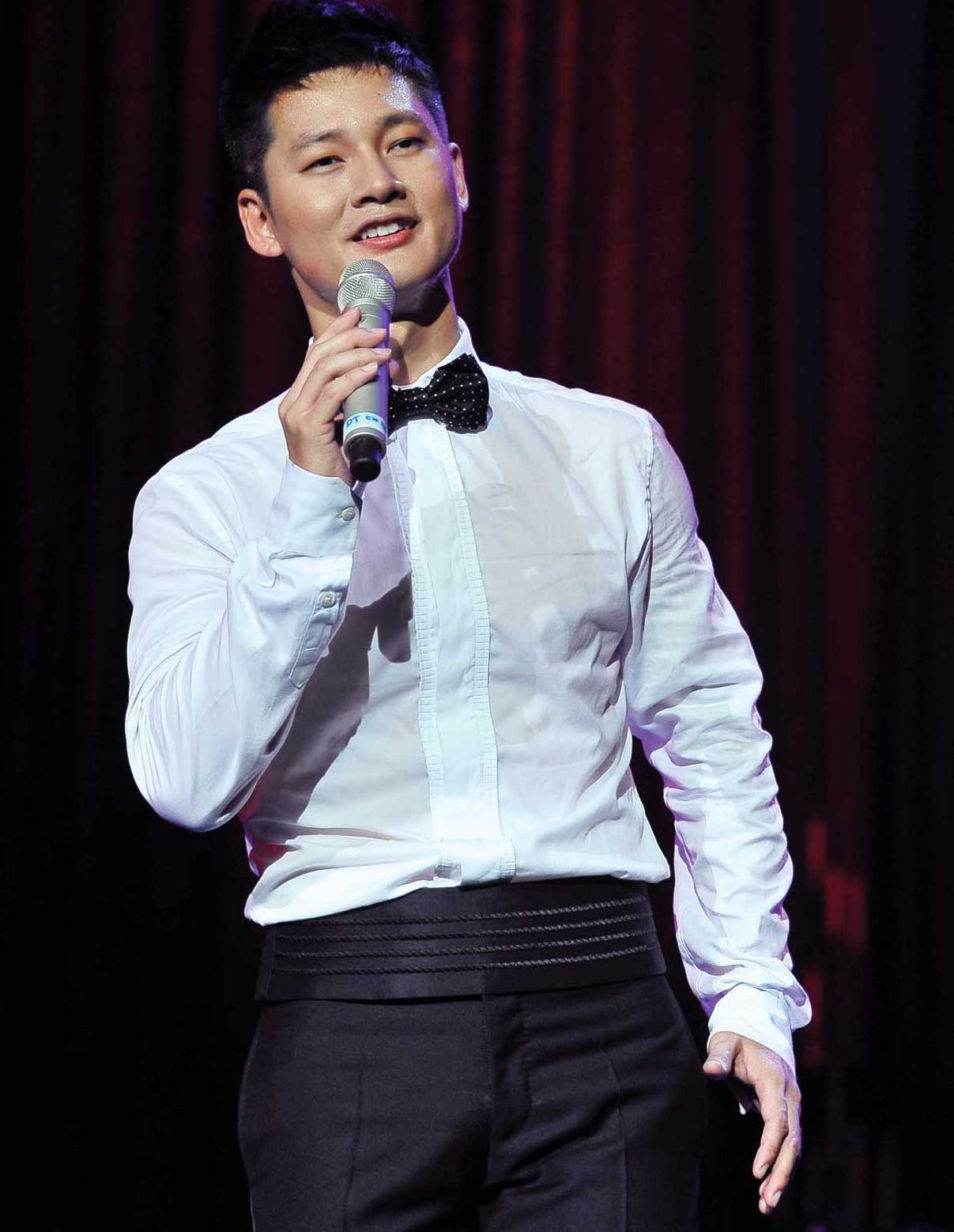 Đức Tuấn tổ chức livestream hàng tuần âm nhạc tặng người hâm mộ ảnh 1