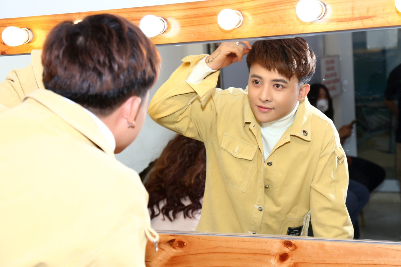 Hotboy Henry Ngọc Thạch đi hát với cát-xê 80 ngàn đồng còn bị ép mất show ảnh 2