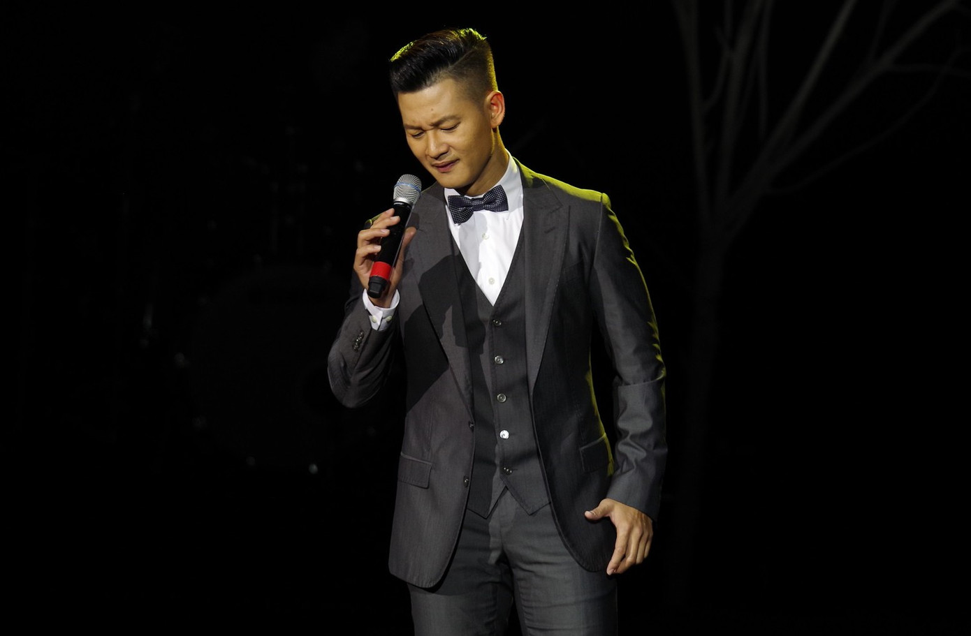 Đức Tuấn tặng khán giả nghe trước ca khúc 'Ta sẽ hồi sinh' khi chưa phát hành MV ảnh 2