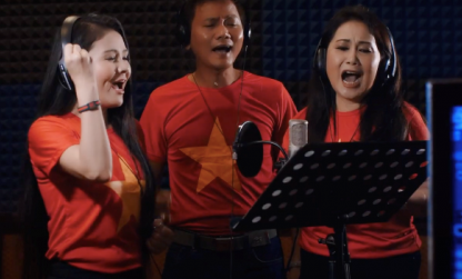 Thủ môn Bùi Tiến Dũng hát 'Niềm tin chiến thắng' cùng Mr Đàm, Noo Phước Thịnh ảnh 2