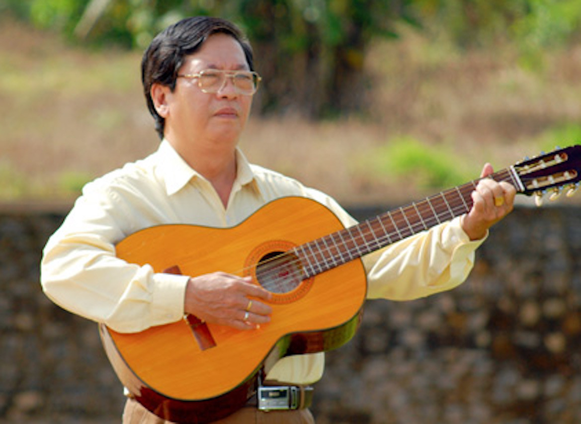 Ca khúc 'Bụi phấn' lần đầu tiên được hát ở đâu? ảnh 2