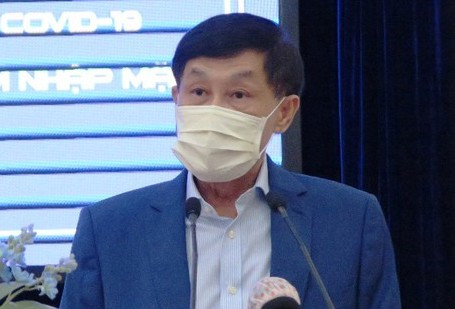 Ông Johnathan Hạnh Nguyễn: 'Tôi đưa con về chữa trị vì tin bác sỹ ở Việt Nam' ảnh 1