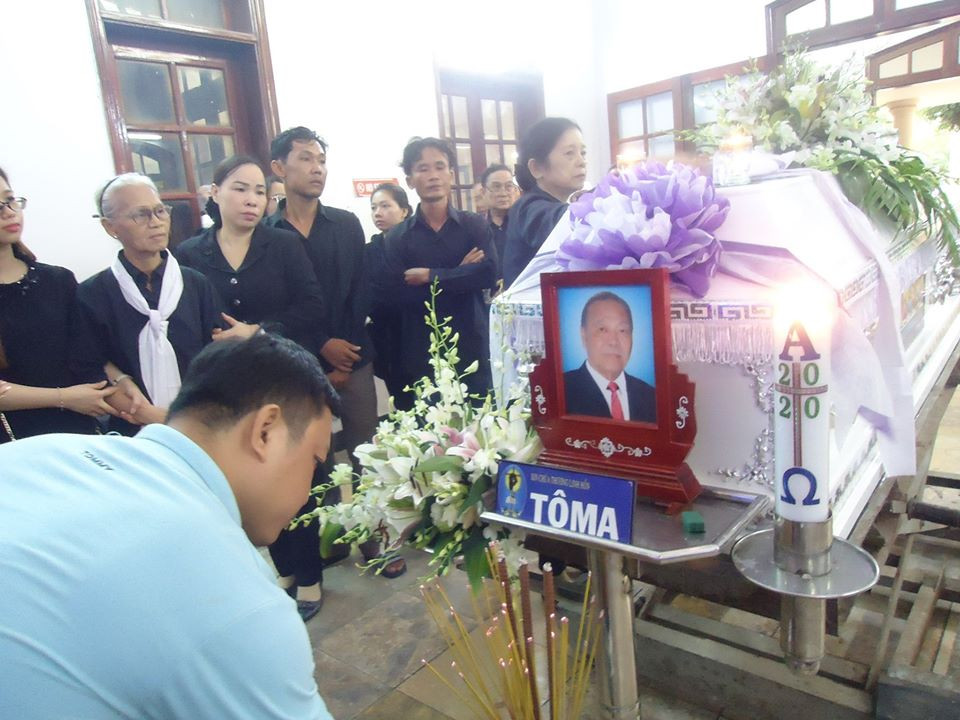 Bốn con gái ở Mỹ của nhạc sĩ 'Có phải em mùa thu Hà Nội' chưa kịp về tiễn cha lần cuối ảnh 4