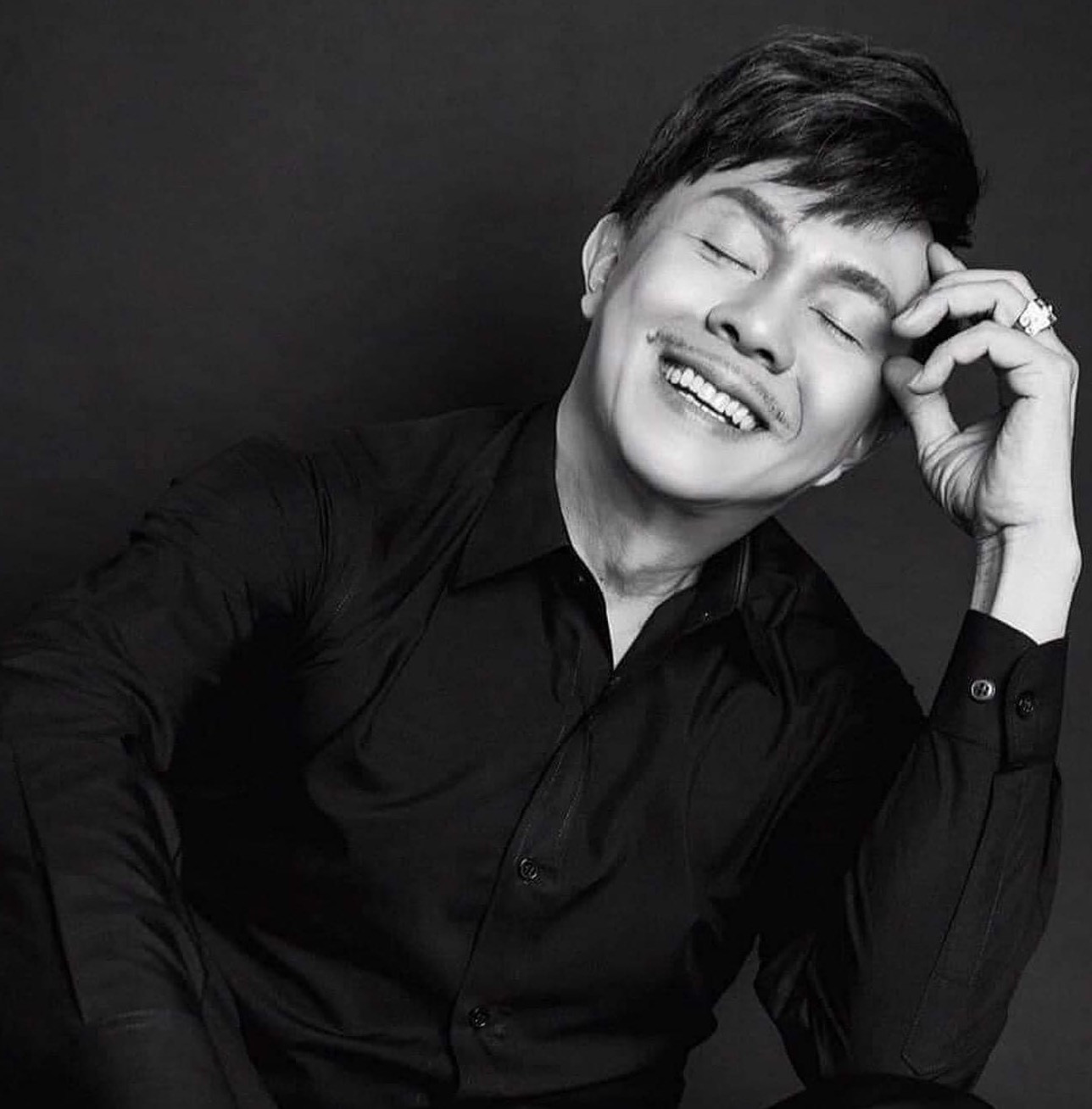 Bí ẩn về bức tranh vẽ duy nhất trưng bày tại đám tang nghệ sĩ Chí Tài ảnh 2