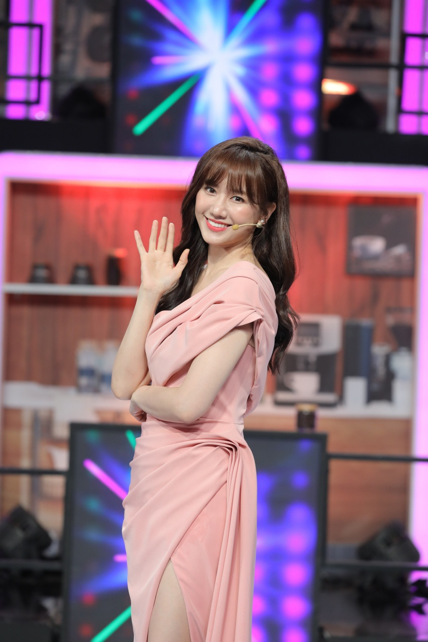 Lâm Vỹ Dạ, Hari Won, BB Trần... cùng hàng loạt sao khủng tham gia “Chọn ai đây” ảnh 6