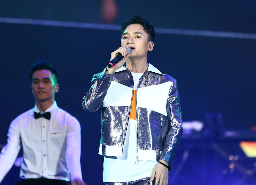 Dàn nghệ sĩ khuấy động Lễ hội Countdown Light trên phố đi bộ Nguyễn Huệ ảnh 4