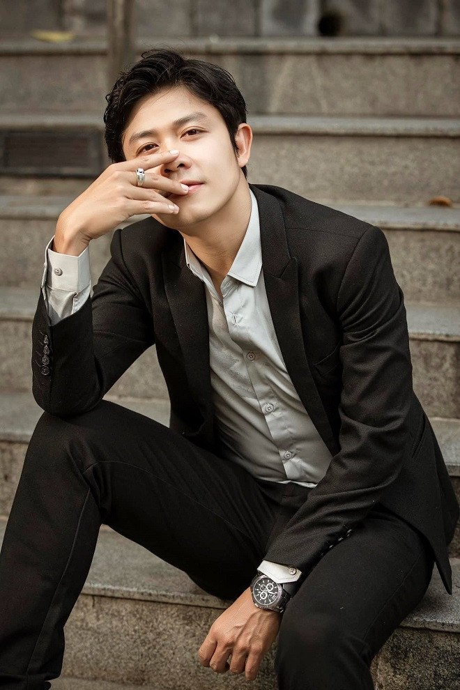 Tác giả của 'Vầng trăng khóc' chấp nhận từ bỏ danh tiếng và tiền bạc vì con ảnh 1