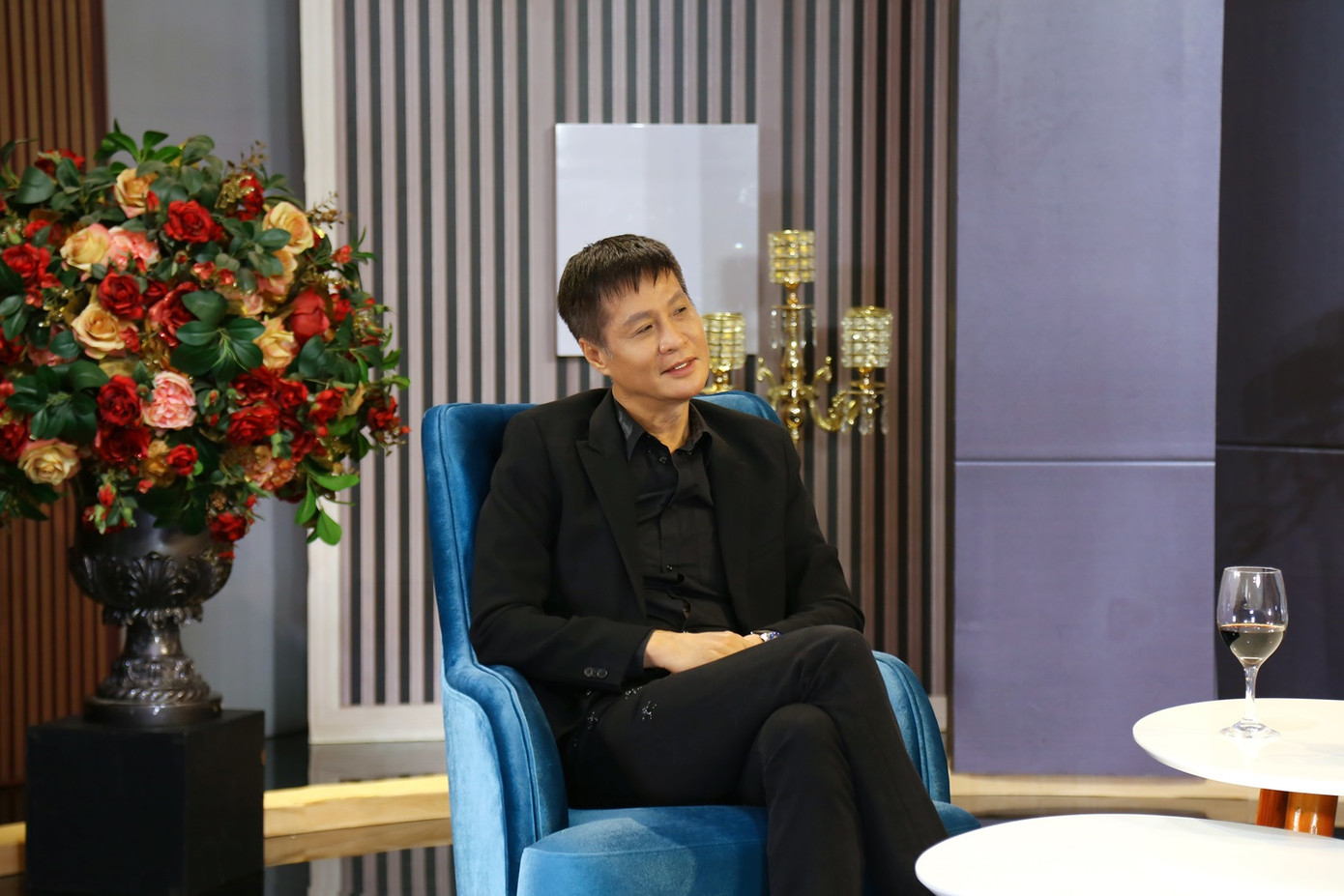 Đạo diễn Lê Hoàng và nhà văn Nguyễn Quỳnh Trang 'cãi' nhau chan chát trên truyền hình ảnh 1