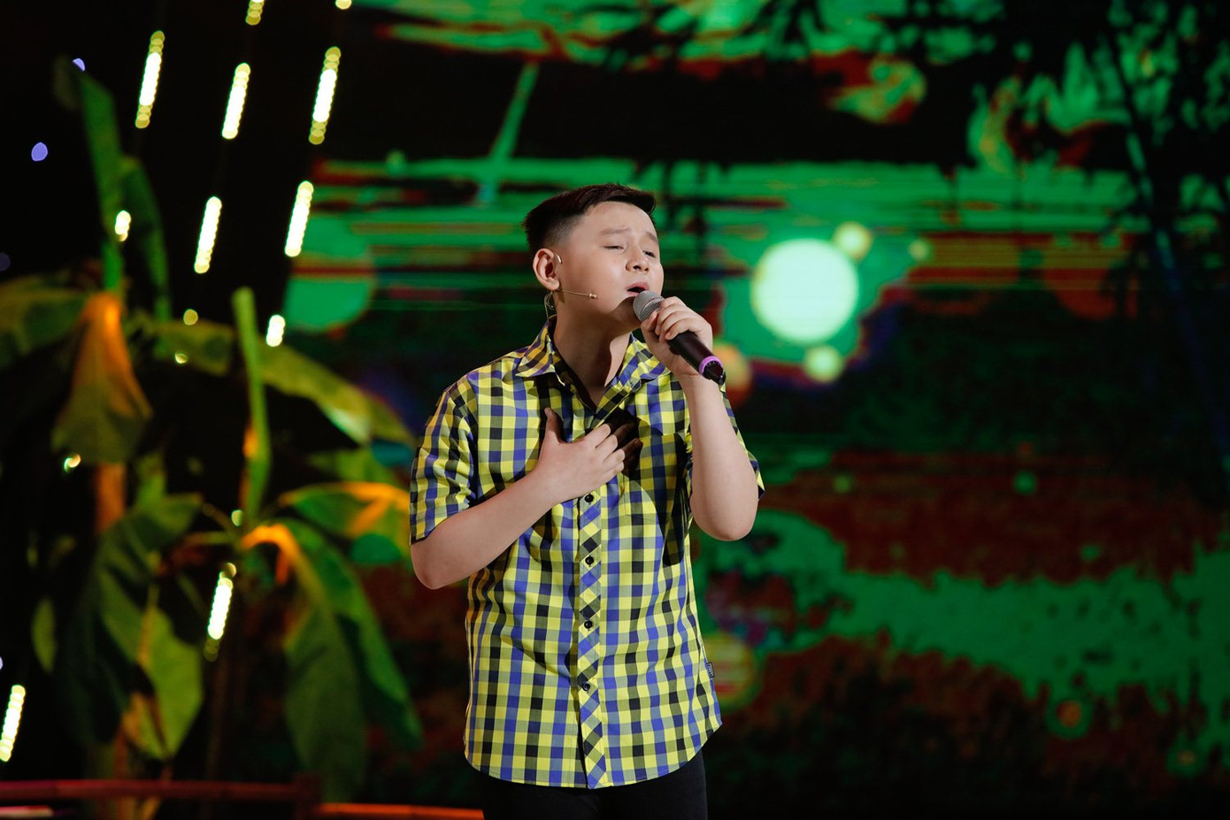 Cậu bé bán kẹo kéo Đức Danh: Anh liệt nửa người, nghỉ học phụ mẹ mưu sinh ảnh 4