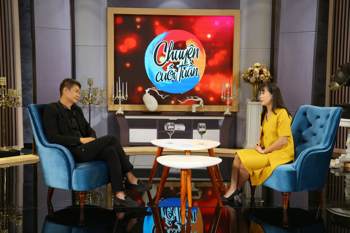 Đạo diễn Lê Hoàng và nhà văn Nguyễn Quỳnh Trang 'cãi' nhau chan chát trên truyền hình ảnh 3