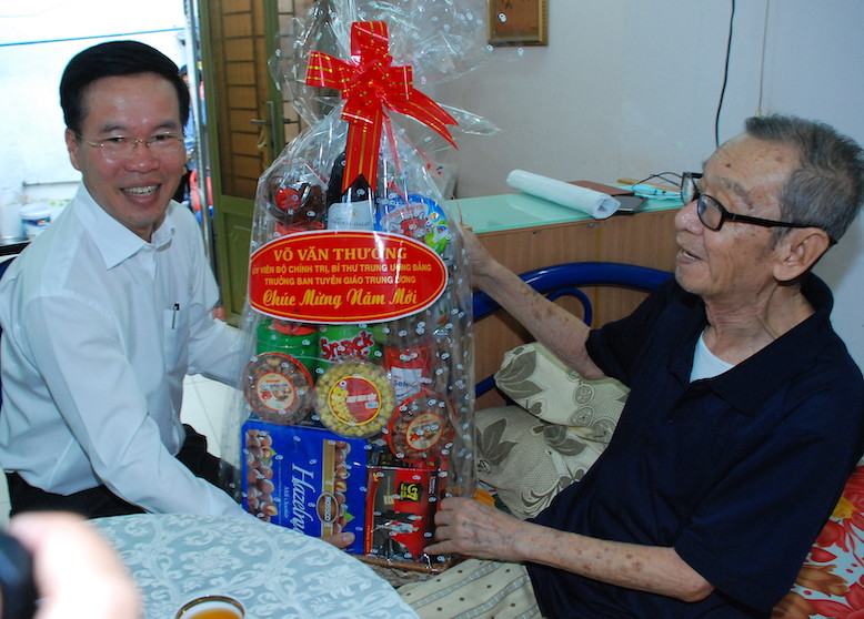 Ông Võ Văn Thưởng thăm và chúc Tết nghệ sĩ, nhà khoa học ảnh 4